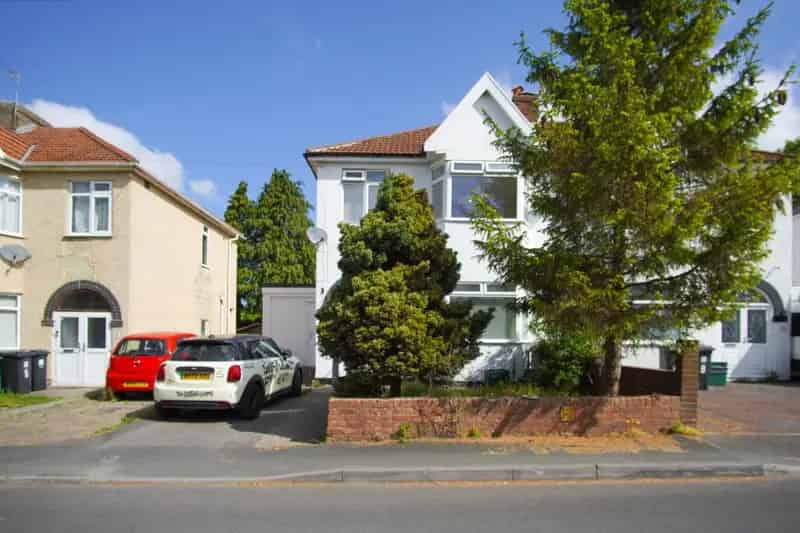 3 Bedroom Semi-Detached House For Rent