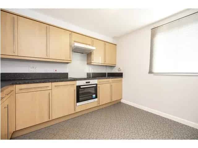 2 Bedroom Flat for Sale in Woodend