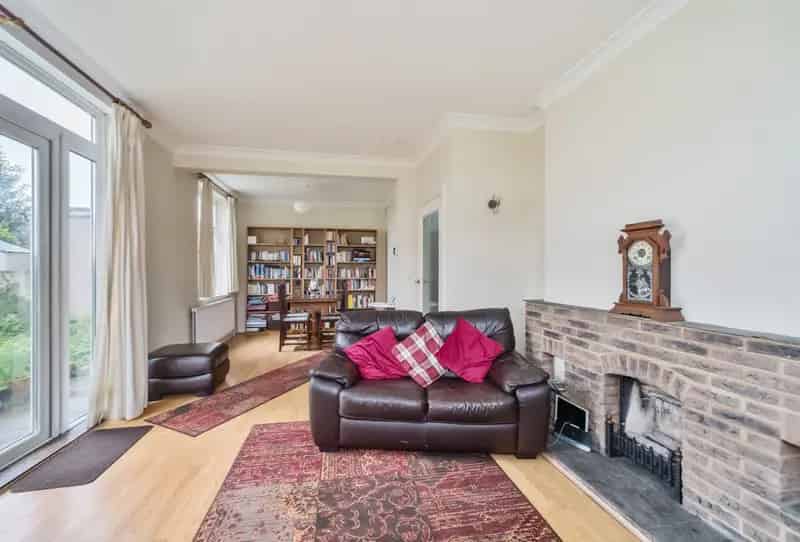 3 Bedroom House for Sale Kingsbury