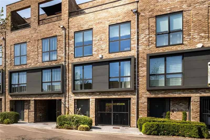 4 Bedroom House for Sale