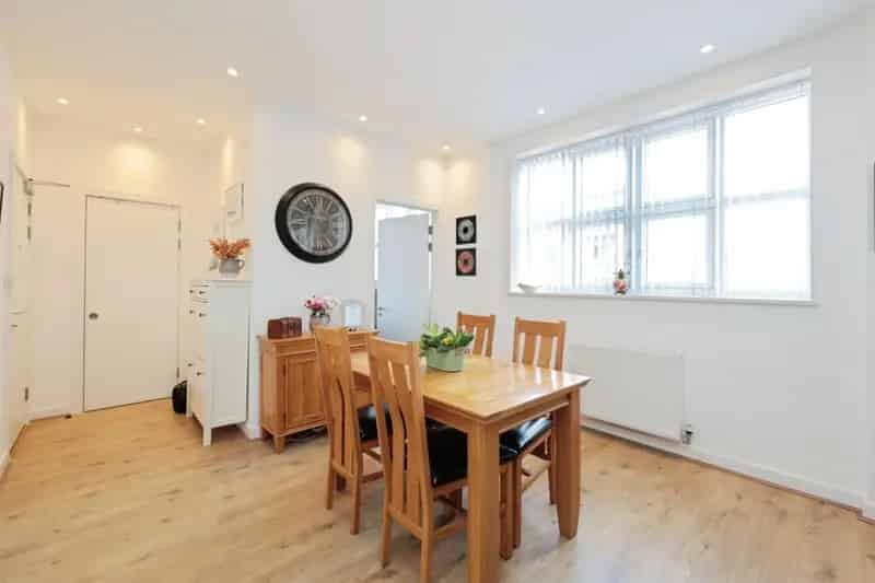First Floor Apartment West Watford Two Double Bedrooms Allocated Parking