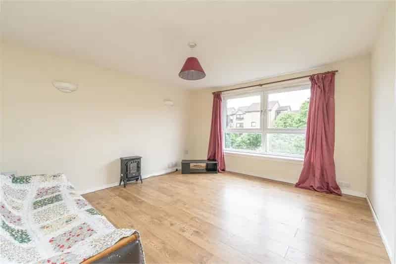 2 Bed Flat Newhaven Great Potential First Home