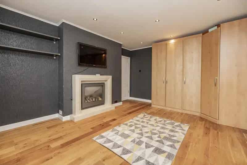 Spacious 2 Bed Ground Floor Flat Popular City Location