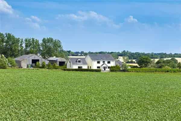 Rowney Farm: 490 Acre Arable Farm with Farm Buildings and House for Sale