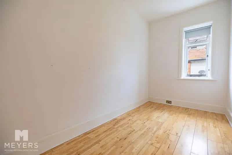 2 Bedroom Flat for Sale Chain Free First Time Buyer Buy To Let Investment