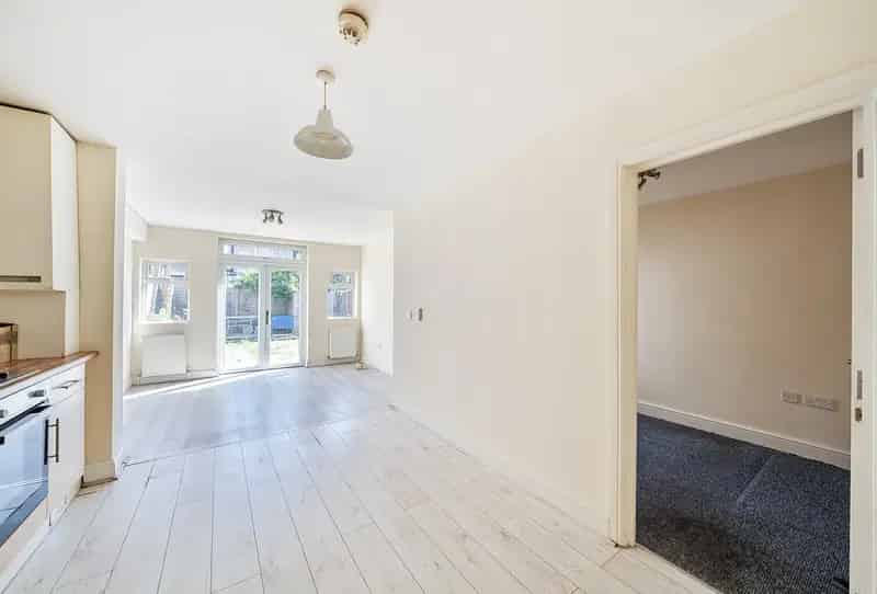 2 Bedroom Flat for Sale in Streatham Vale