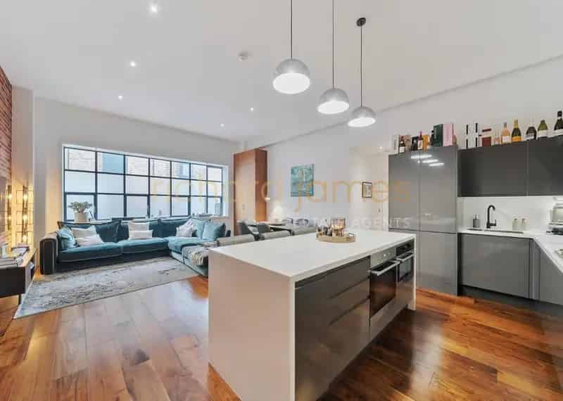 3 Bed Flat for Sale Mill Hill Broadway
