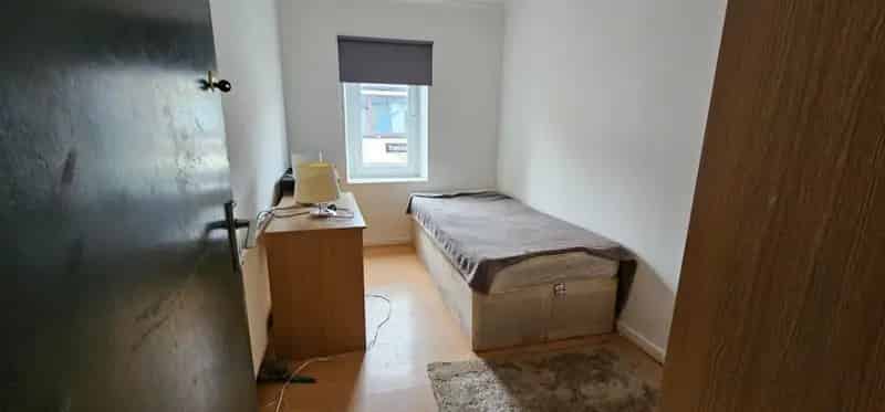 5 Bedroom Flat to Let Near Pontypridd Town Centre