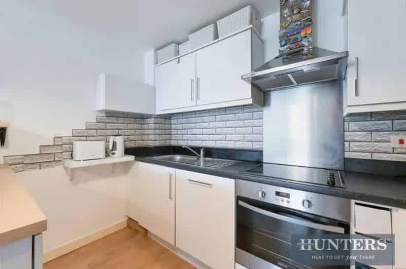 1 Bed Flat for Sale Brentford Great West Quarter Secure Parking Gym