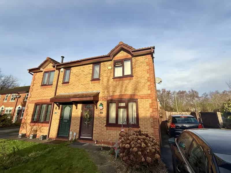 3 Bedroom Semi Detached House to Rent