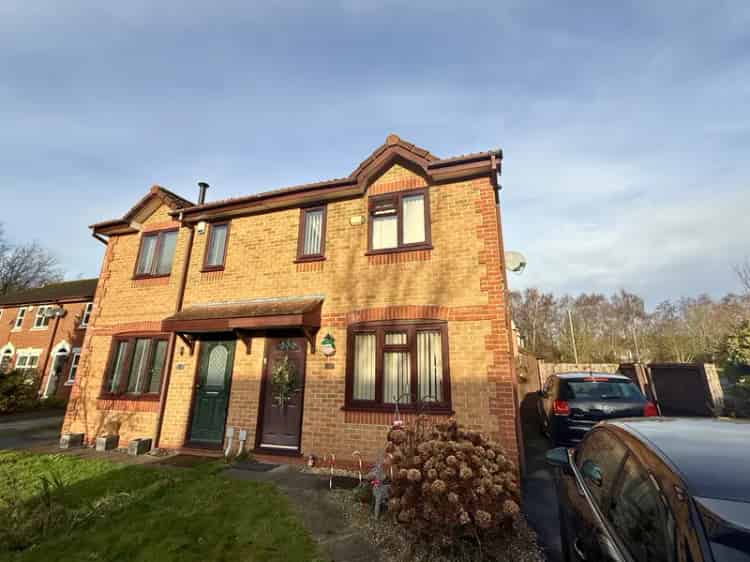 3 Bedroom Semi Detached House to Rent