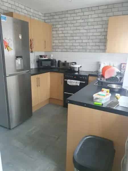 3 Bedroom House with Large Garden and Parking