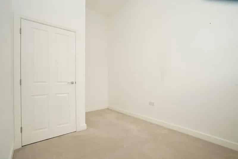 2 Bed End Terrace House for Sale No Onward Chain