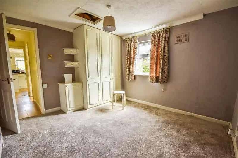 2 Bed Bungalow For Sale Needs Modernisation