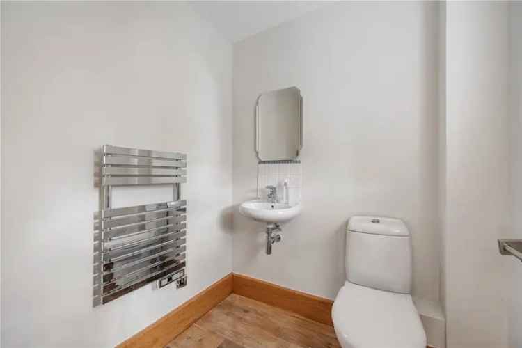 House For Sale in Leeds, England