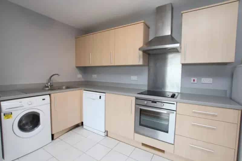 2 Bedroom Apartment with Private Parking