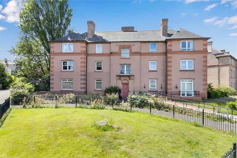 3 Bed Flat Ground Floor Northfield