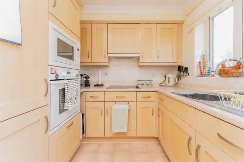 2-Bed Retirement Apartment in Pegasus Court