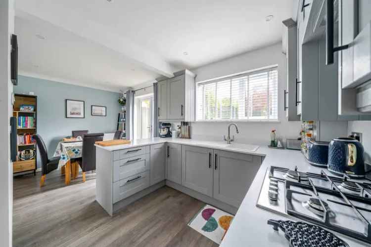 Spacious 2-Bed House with New Kitchen and Garden