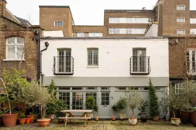 Mews House Hyde Park Estate London W2 Three En Suite Bedrooms