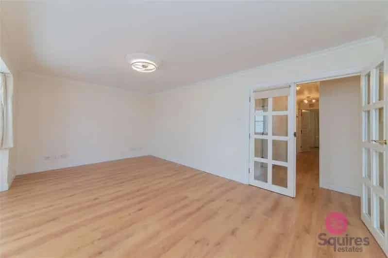 2 Bed Flat for Sale near Hendon Central - Chain Free