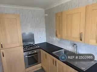 1 Bedroom Maisonette with Garden - No Pets