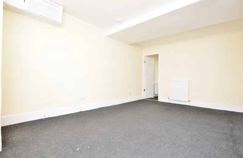 3 Bedroom House Near Plaistow and Canning Town Stations