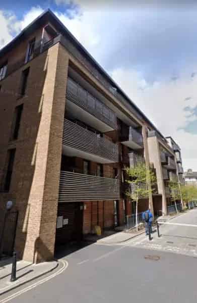 2 Double Bedroom House Near Transport Links and Amenities