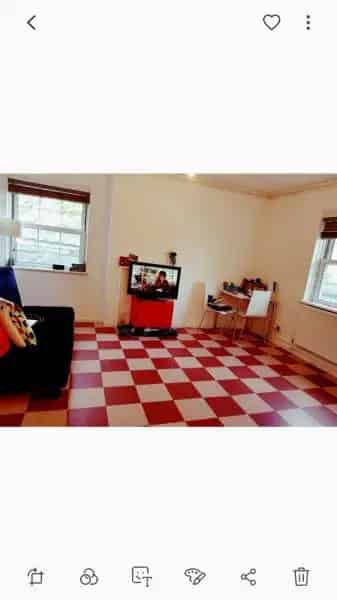Large Studio Near Clapham Common Tube Station