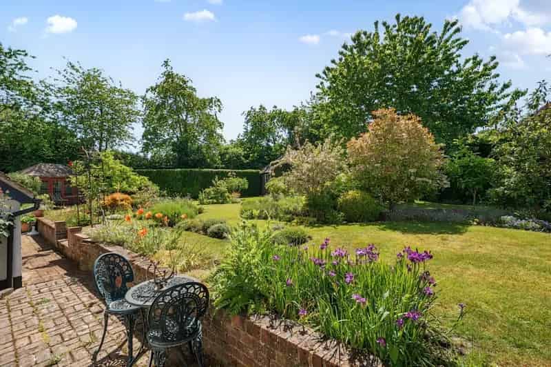 4 Bedroom Cottage for Sale in Yateley