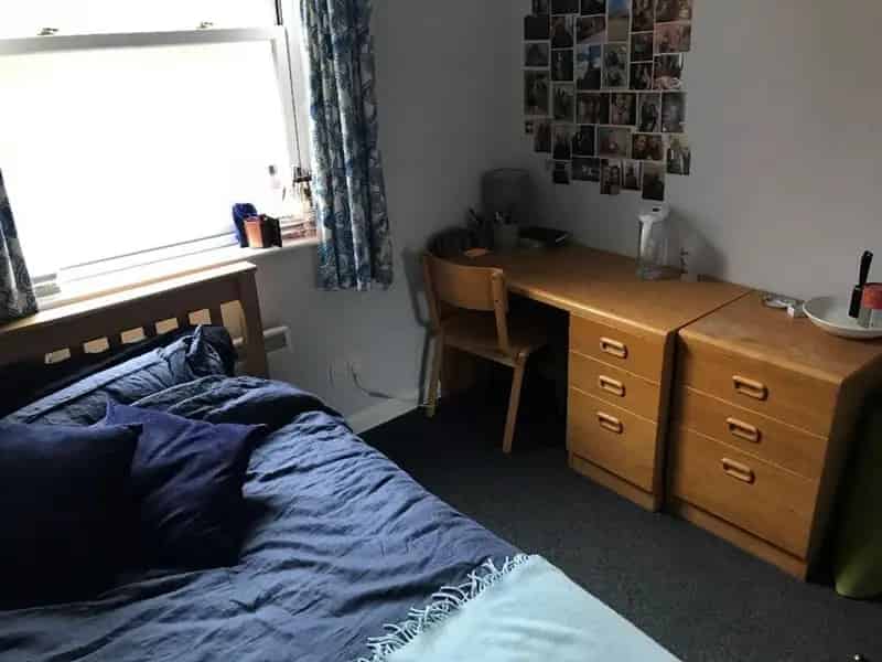 4 Bedroom Ground Floor Flat to Rent in Clifton Village