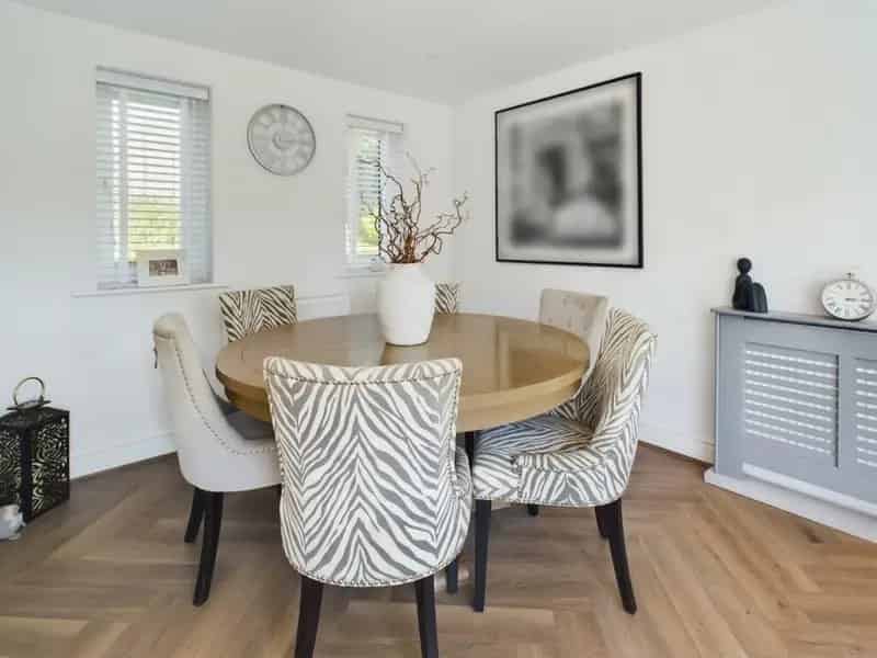 2 Bedroom Detached House for Sale in Ovingdean Near Brighton