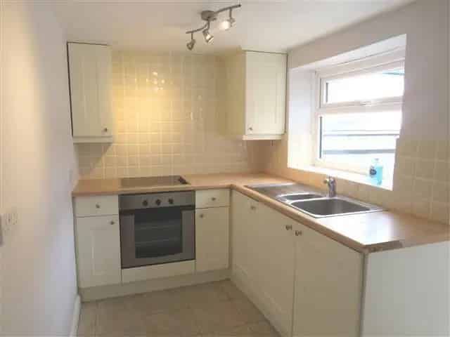 Two Bedroom Cottage Near Tring High Street with Parking