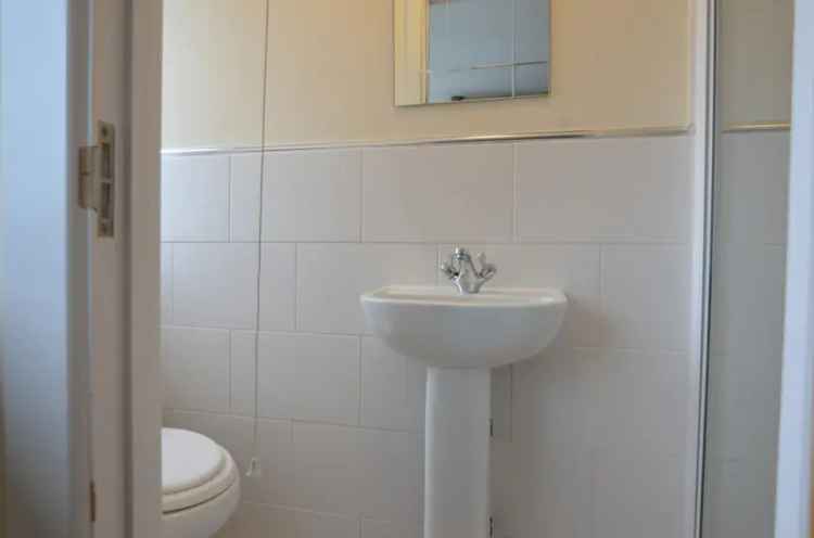 1 Bedroom Top Floor Apartment Weymouth Near Seafront