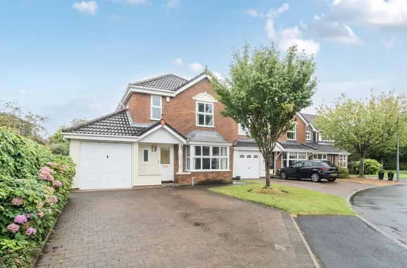 4 Bedroom Detached House For Sale in Boothstown