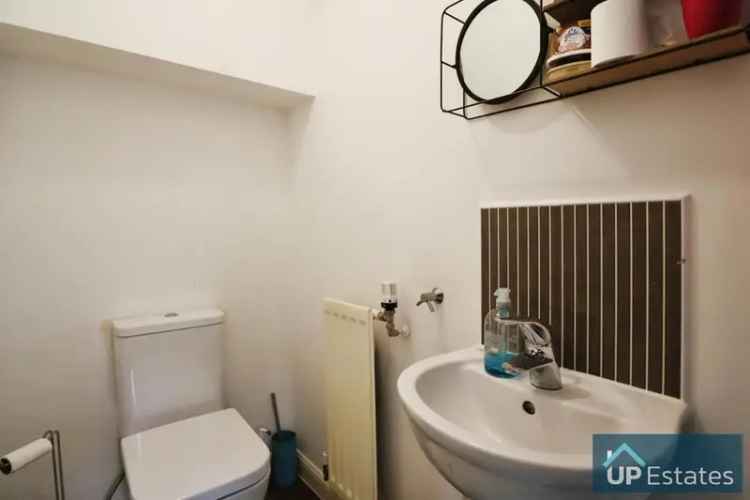 3 Bedroom Semi-Detached House for Sale in Coventry