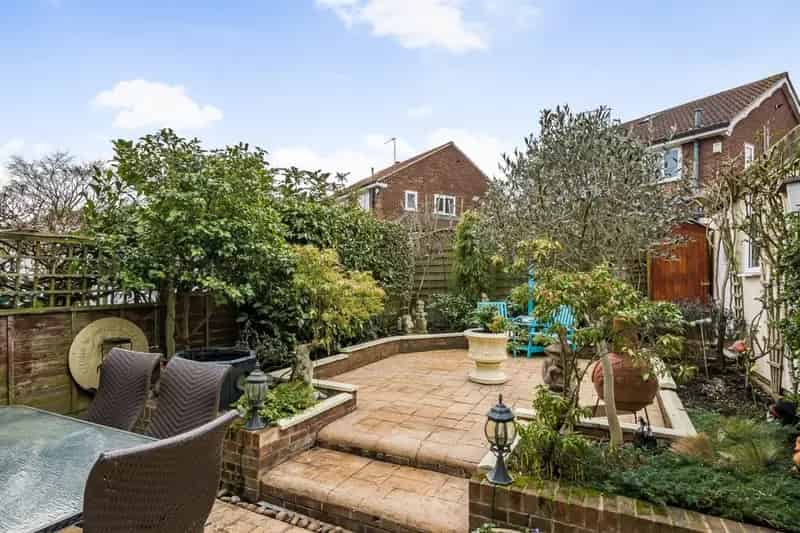 3 Bedroom Semi-Detached House Near Enfield Chase Station