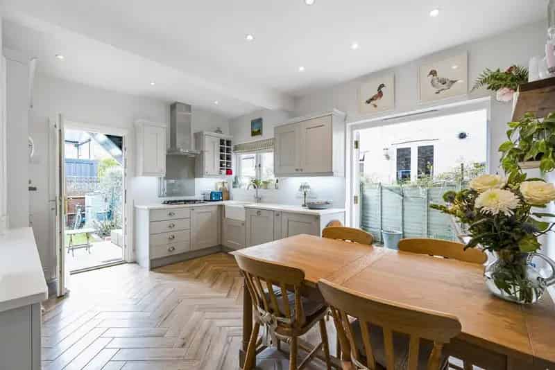 2-Bed Edwardian Maisonette with Private Garden