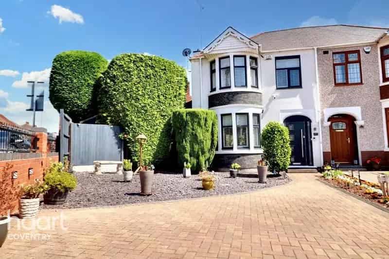 4 Bedroom Semi-Detached House for Sale