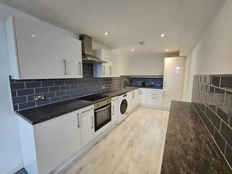 3 Bedroom Flat To Rent Available August 1 2025