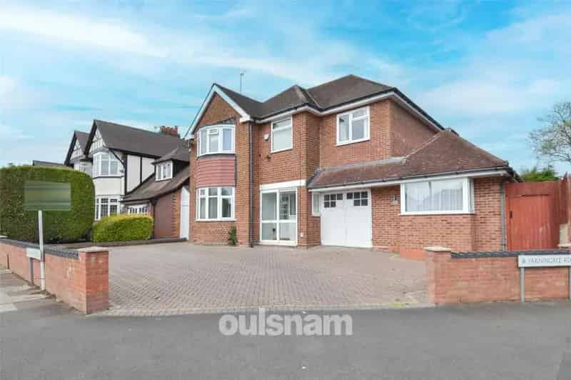 6 Bedroom Detached House For Sale