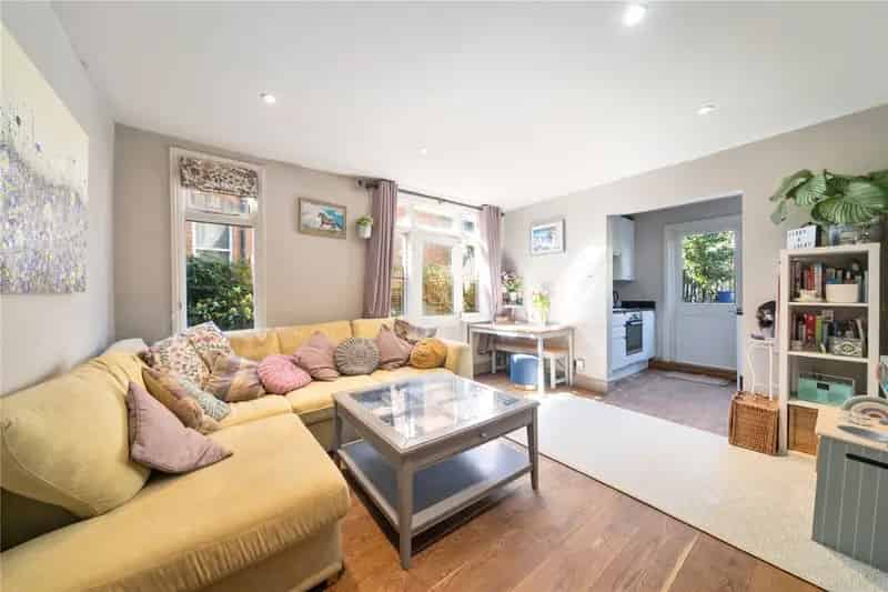 2 Bedroom Maisonette West Norwood Near Station