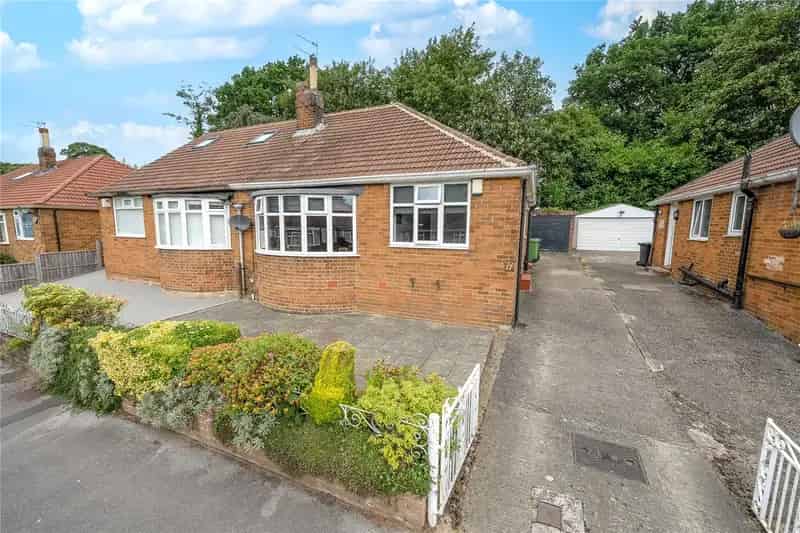 Two Double Bedroom Bungalow Near Moortown Corner