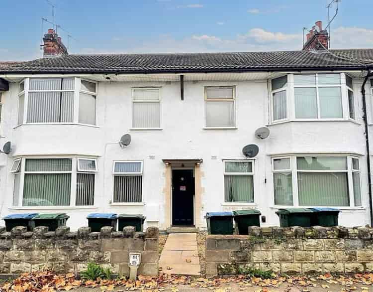 2 Bedroom Flat to Rent Near City Centre and Parkside