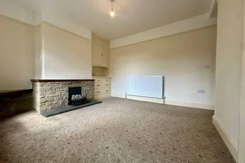 3 Bed Semi-Detached House Micklefield Great North Road