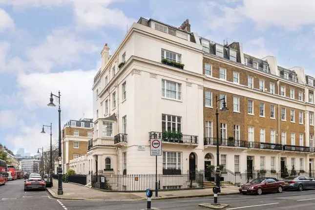 3-Bedroom Maisonette Eaton Place London SW1X