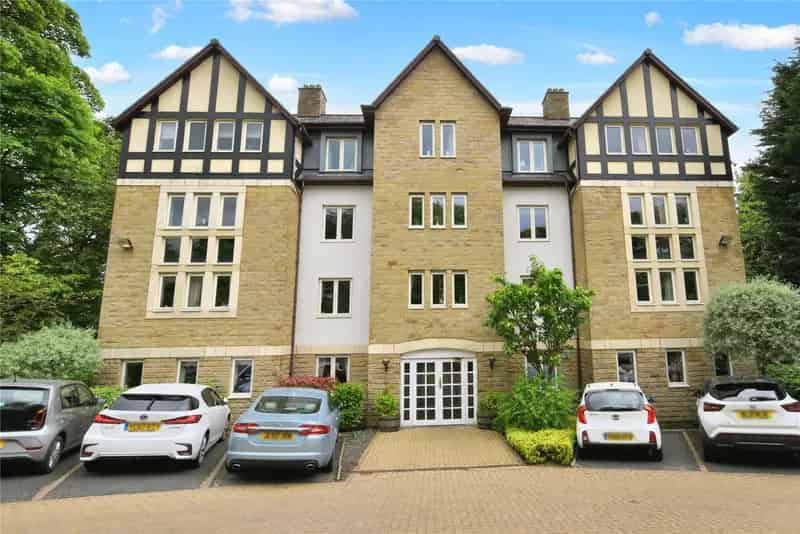 Flat For Sale , Leeds, England