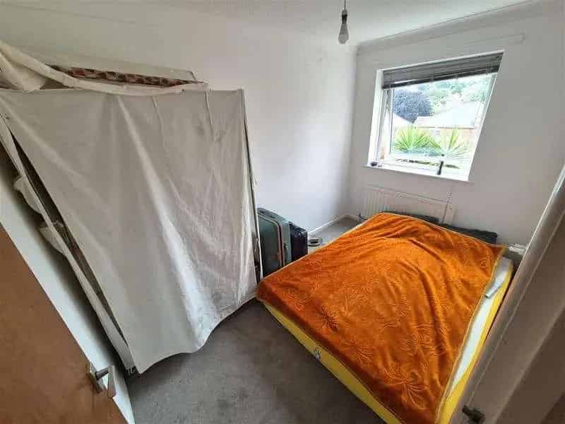 2 Bed Flat for Sale Lower Parkstone Poole No Forward Chain
