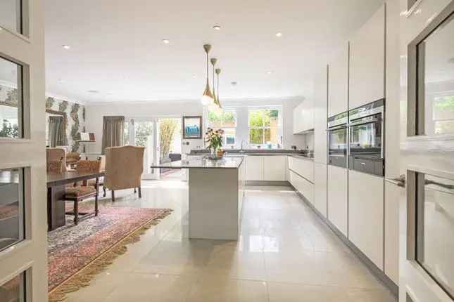 5 Bedroom Townhouse for Sale in Wardell Mews Clapham