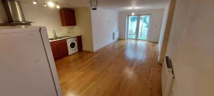 1 Bedroom Ground Floor Flat Available